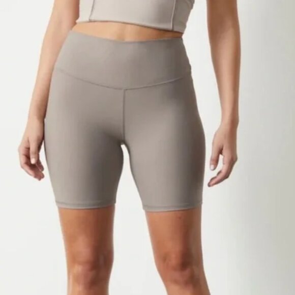 Abercrombie YPB SculptLUX High Rise Bike Shorts Sand | Size M - Picture 1 of 6